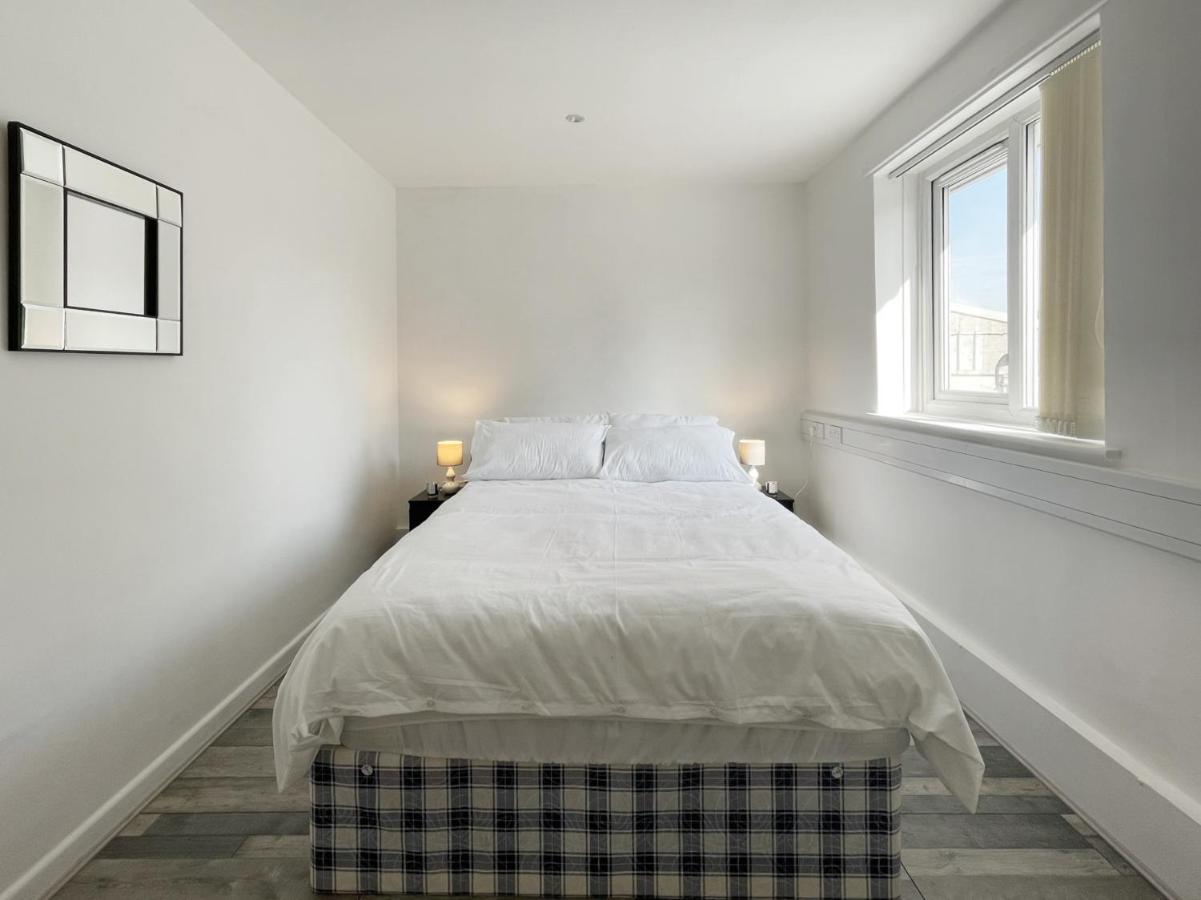 Bright, Warm & Cozy House In Harpurhey Apartment Manchester Bagian luar foto