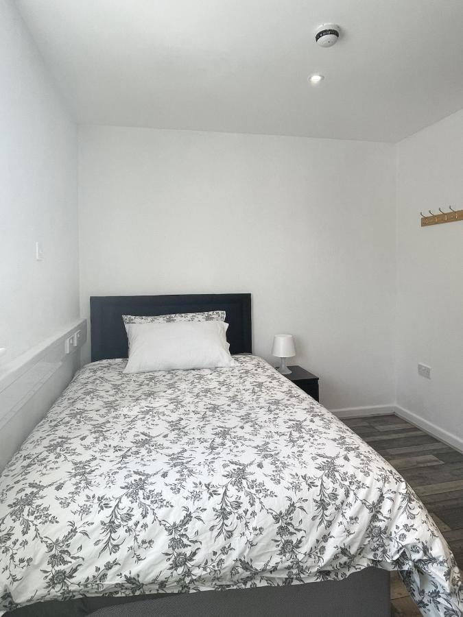 Bright, Warm & Cozy House In Harpurhey Apartment Manchester Bagian luar foto