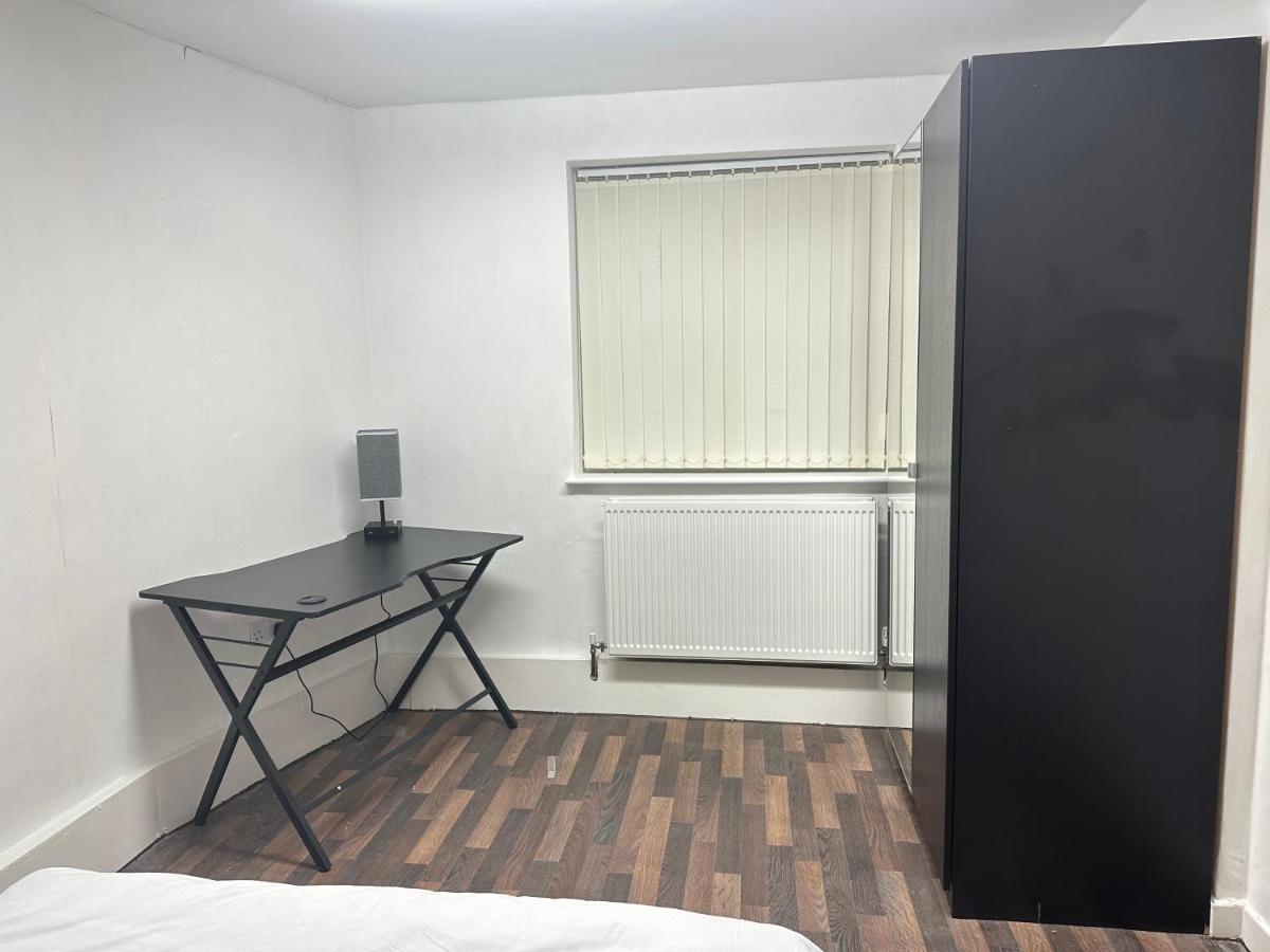 Bright, Warm & Cozy House In Harpurhey Apartment Manchester Bagian luar foto