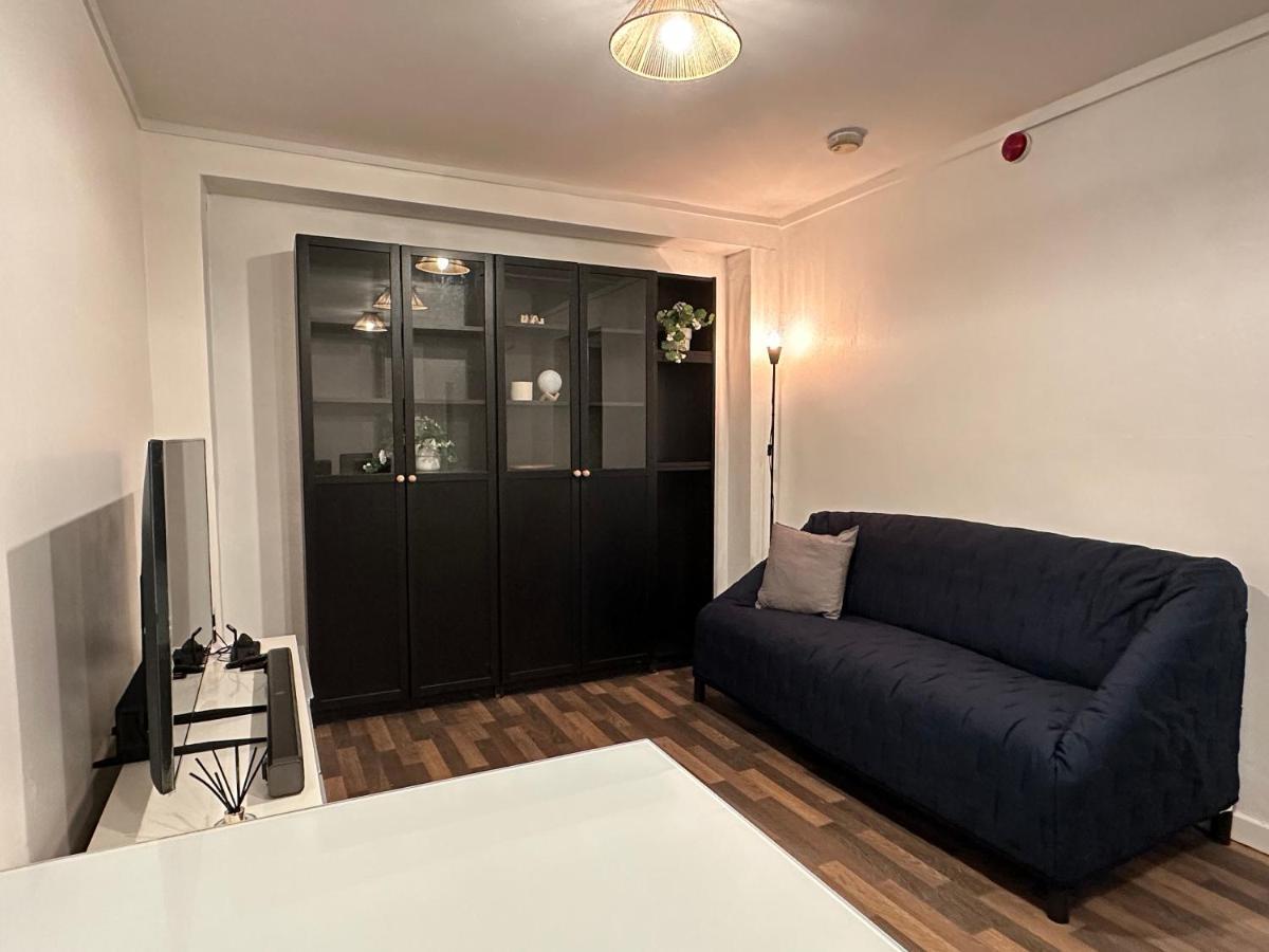 Bright, Warm & Cozy House In Harpurhey Apartment Manchester Bagian luar foto